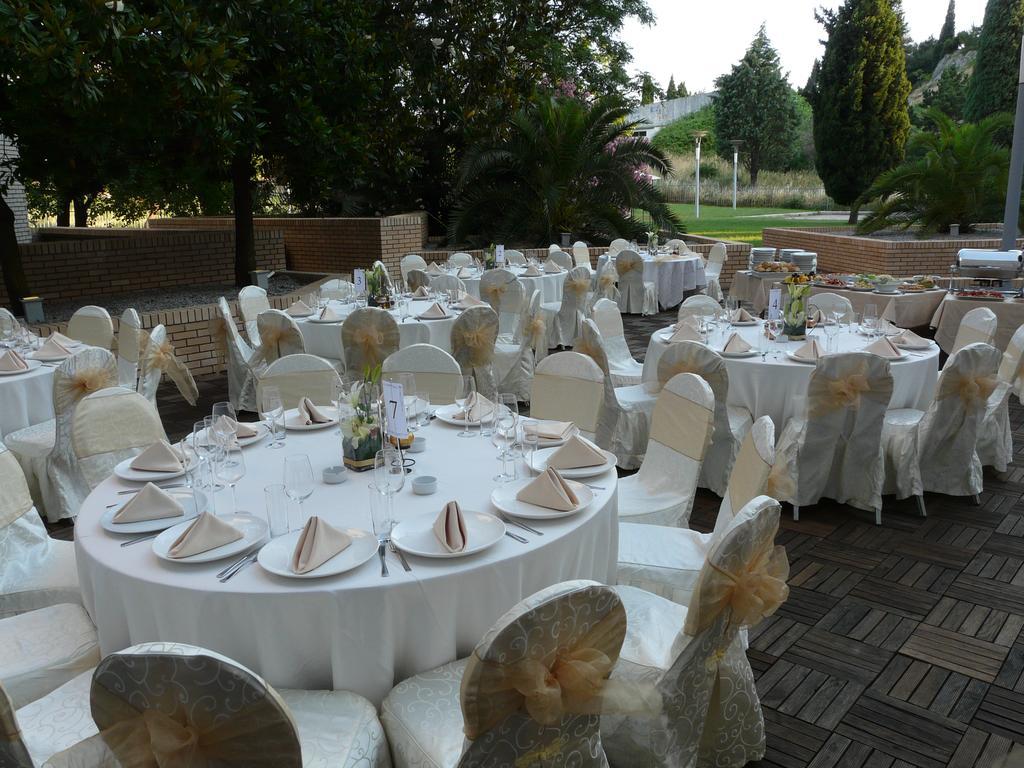 City Hotel Podgoriţa Exterior foto