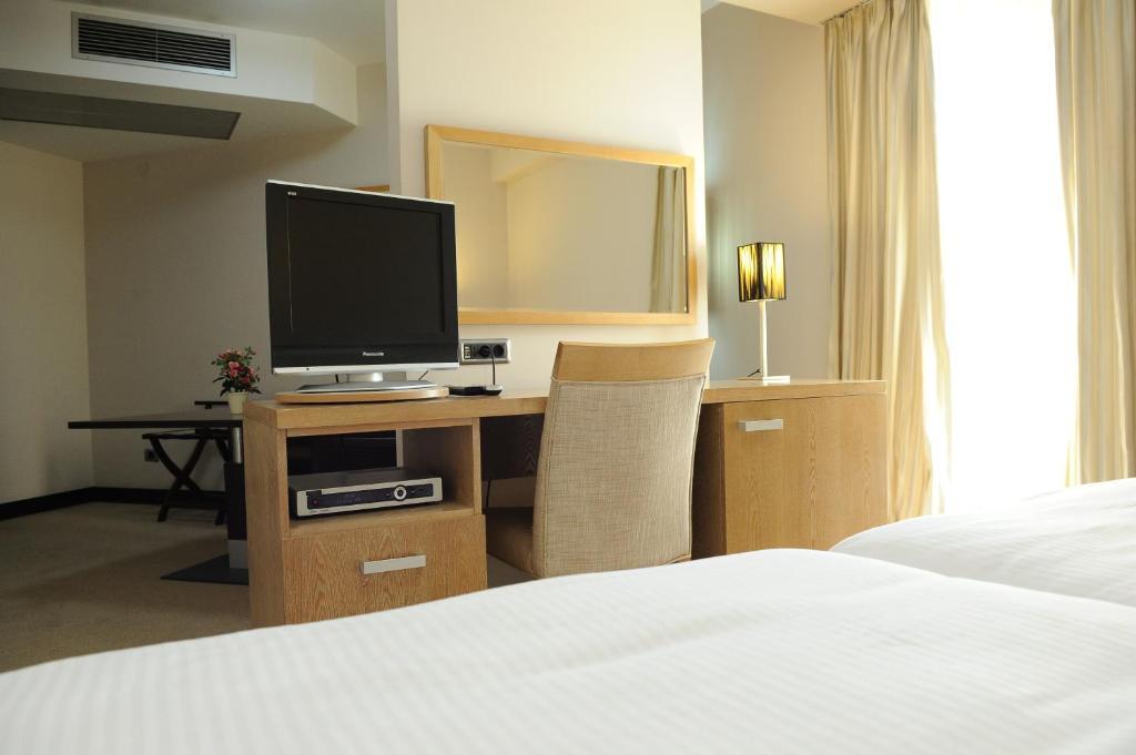 City Hotel Podgoriţa Cameră foto